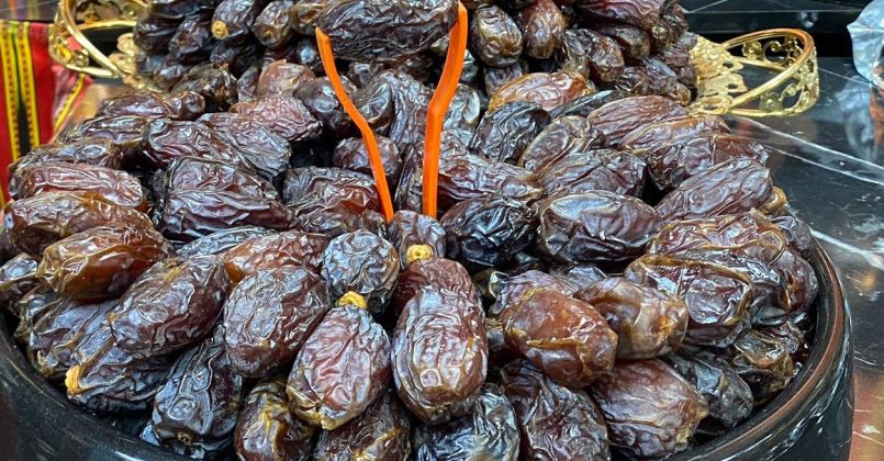 Ramazan'ın vazgeçilmez lezzeti hurma 250 TL'den satılıyor