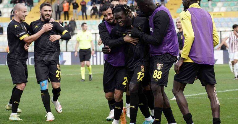 Trendyol Süper Lig: İstanbulspor: 2 - Hatayspor: 1 (Maç sonucu)