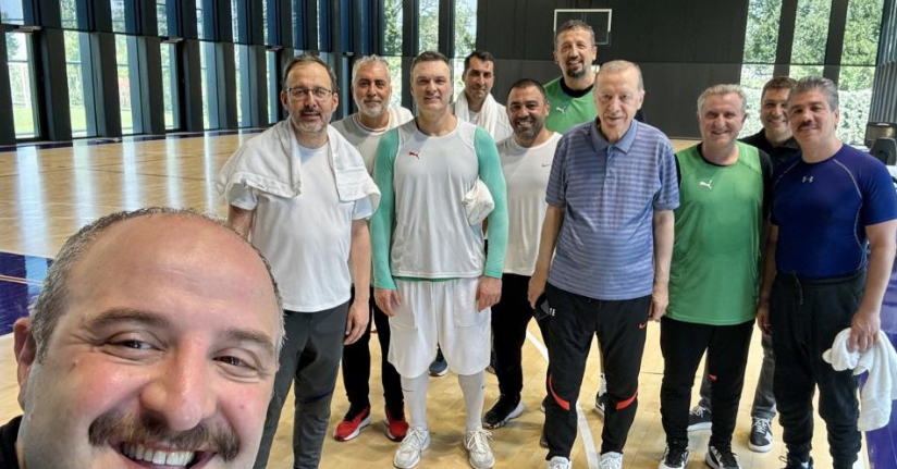 Cumhurbaşkanı Erdoğan basketbol oynadı
