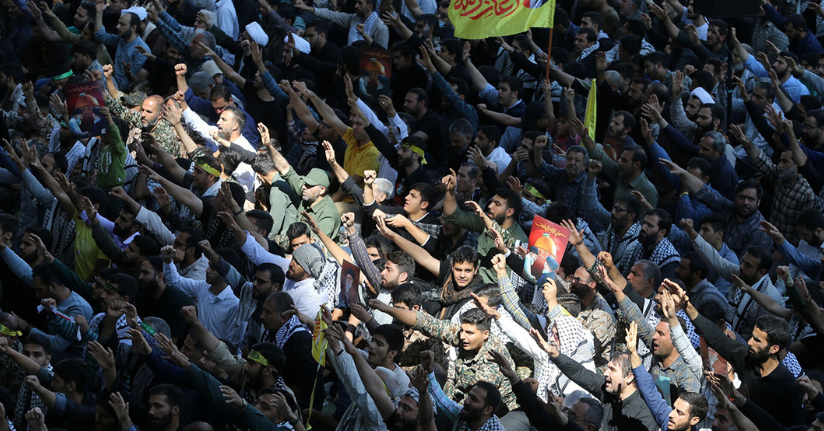 Tahran’da binlerce kişi İsrail ve ABD'yi protesto etti: “Silahlarımızı bırakmayacağız”