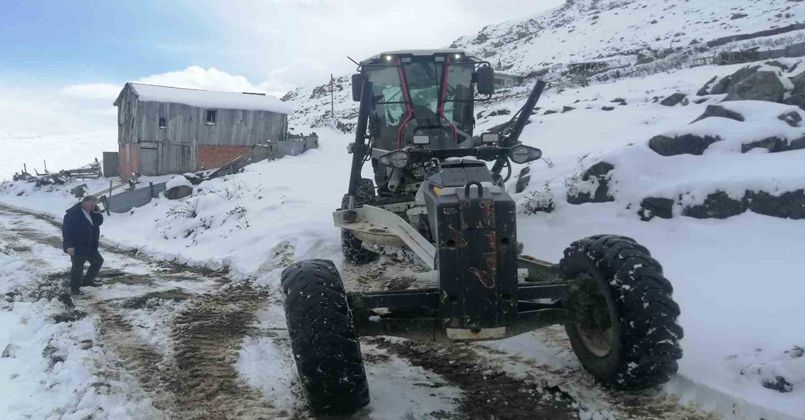 Trabzon’da ekiplerin kar mesaisi erken başladı