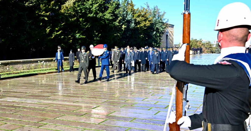 Emniyet Teşkilatı, Atatürk Haftası dolayısıyla Anıtkabir’i ziyaret etti