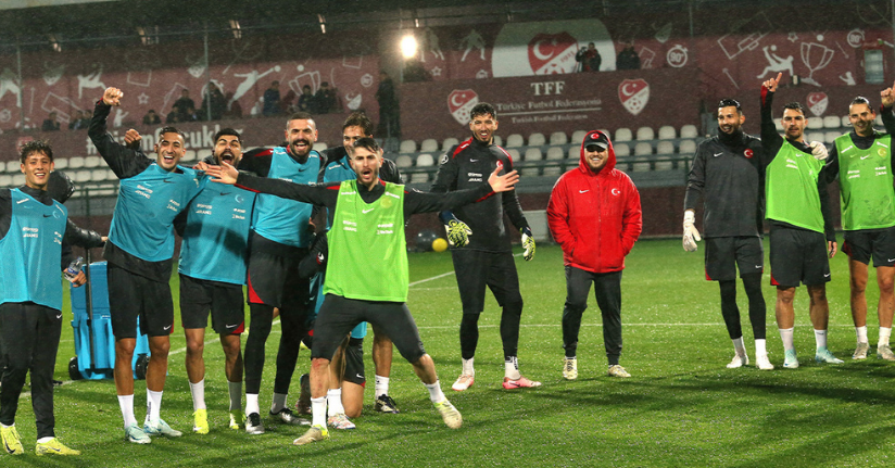 A Milli Futbol Takımı, Galler maçı hazırlıkların sürdürdü