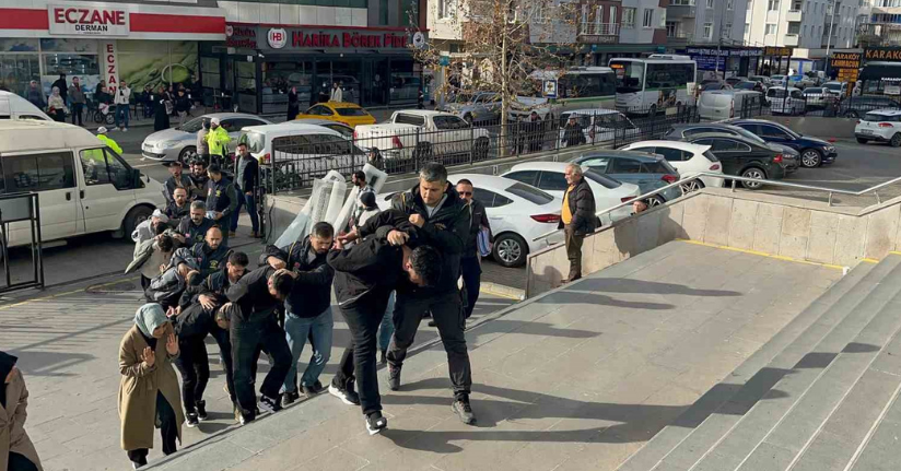 Polis kılığına giren çete 25 milyon lira dolandırıcılık yaptı