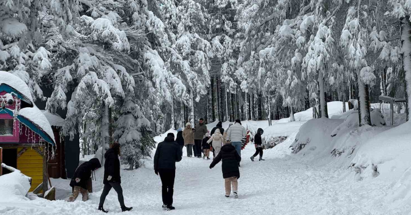 Kartepe kar ile şenlendi