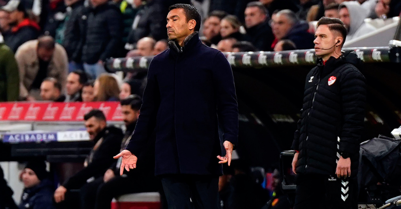 Giovanni van Bronckhorst, yerli oyuncuları tercih etmiyor