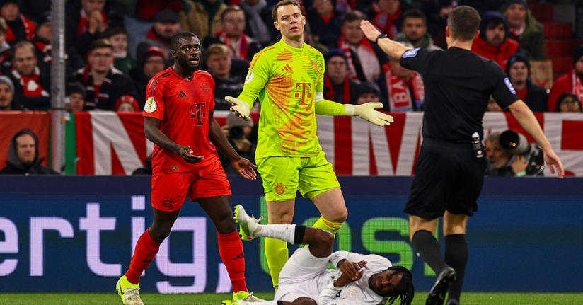 Manuel Neuer, kariyerindeki ilk kırmızı kartı gördü