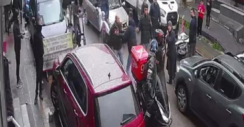 Pendik’te yol verme kavgası kamerada: 1 ölü