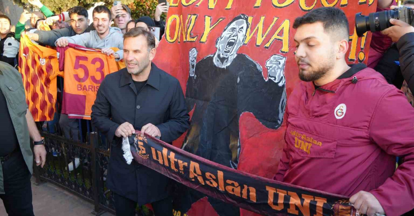 Galatasaray, Samsun’da çiçeklerle karşılandı
