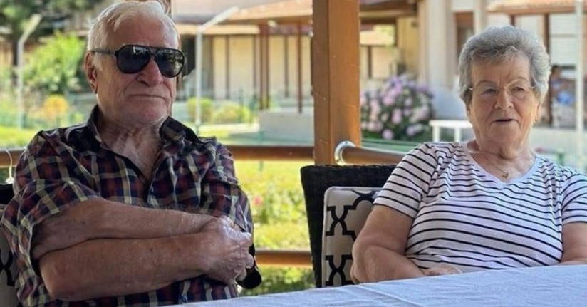 Ersun Yanal annesinden 1 hafta sonra babasını da kaybetti