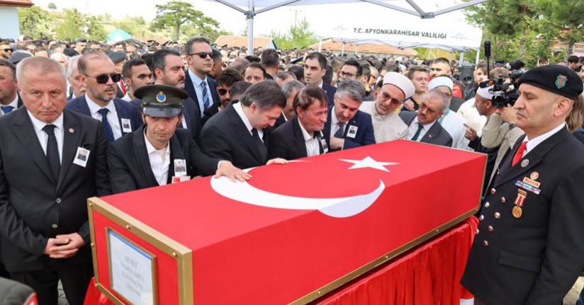 Afyonkarahisar kahramanını uğurladı