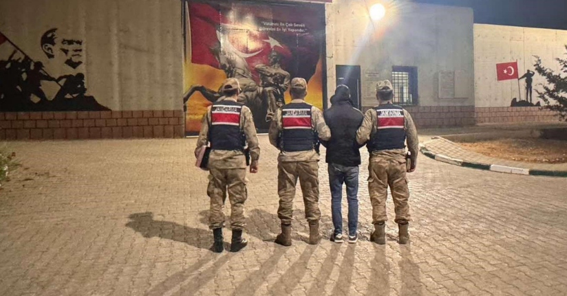 Kilis’te 3 kilogram kubar esrar ele geçirildi: 1 şahıs tutuklandı