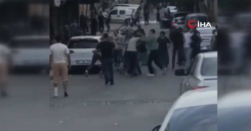 Esenyurt’ta mahalle savaş alanına döndü: O anlar kamerada