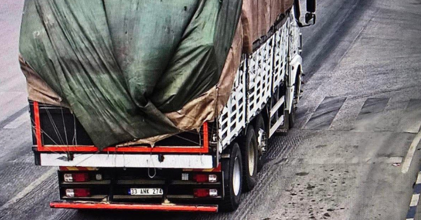 Çanakkale’de 8 kişinin hayatını kaybettiği kazada kamyonun yükünü kurallara uygun taşıdığı belirlendi