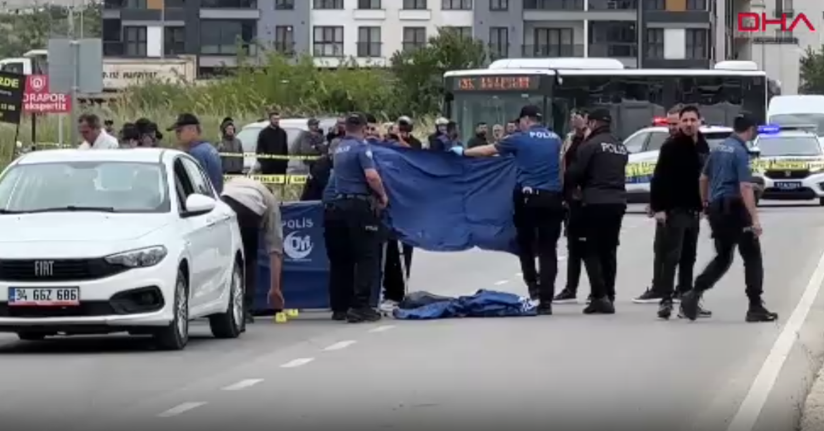 Otomobiliyle önünü kestiği boşanma aşamasındaki eşini tabancayla öldürdü