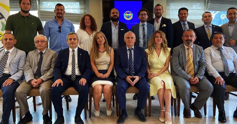 Fenerbahçe Gönüllüleri Derneği, Başkan Ali Koç’un imza kampanyasına tepki gösterdiğini açıkladı
