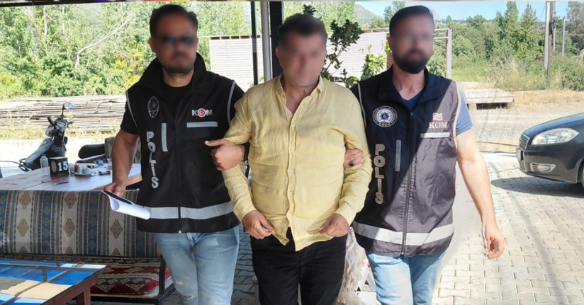 İstanbul merkezli borsa operasyonunda örgüt ele başı ve 6 şüpheli yurt dışına kaçarken yakalandı