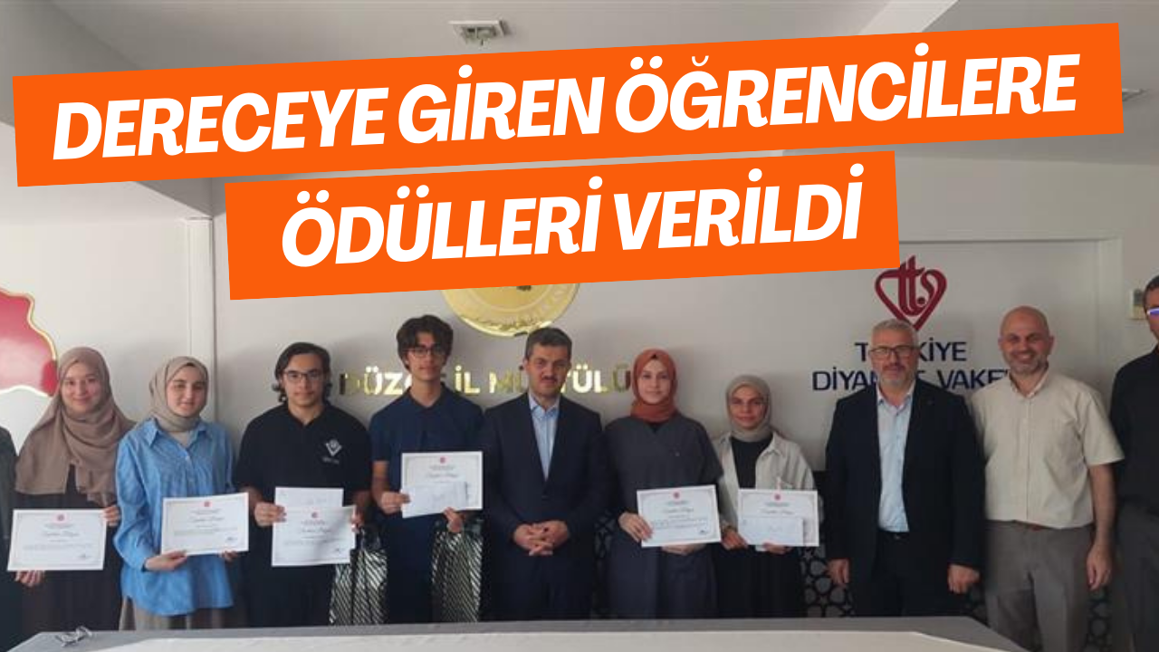 Dereceye Giren Öğrencilere Ödülleri Verildi