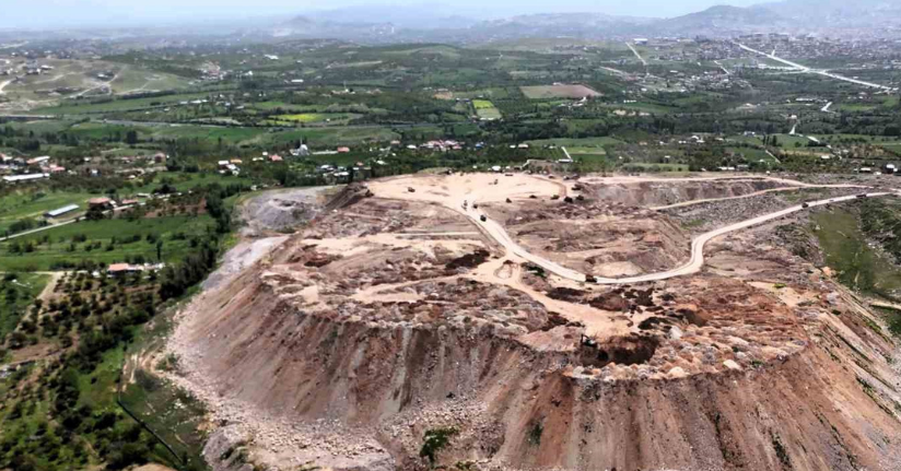 Malatya’da depremin izleri dağ oldu