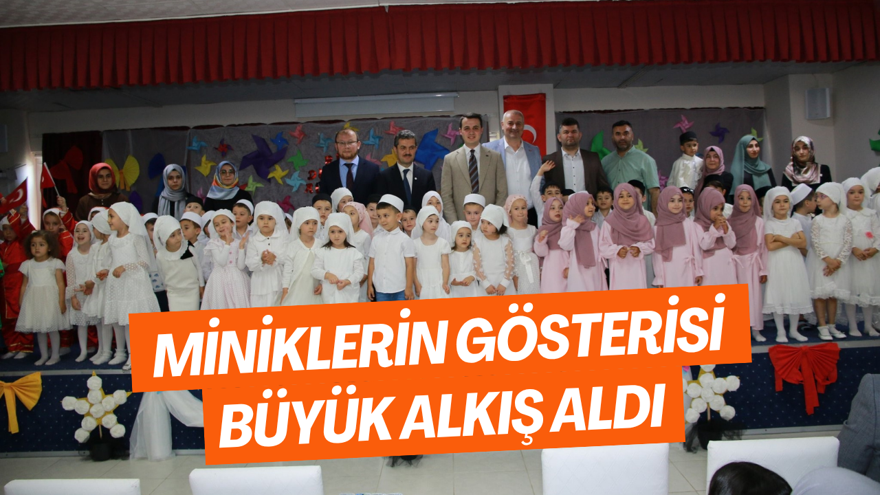 Miniklerin Gösterisi Büyük Alkış Aldı