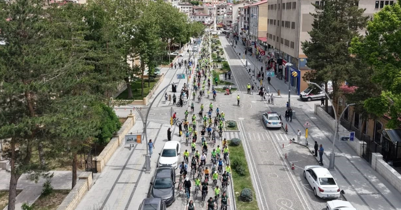 Bisikletliler, farkındalık için pedal çevirdi