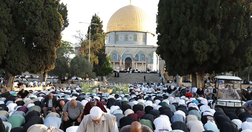 Mescid-i Aksa'da binlerce Müslüman bayram namazı kıldı