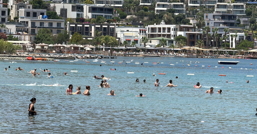  Bodrum'da bayramın 2'nci gününde sahiller doldu