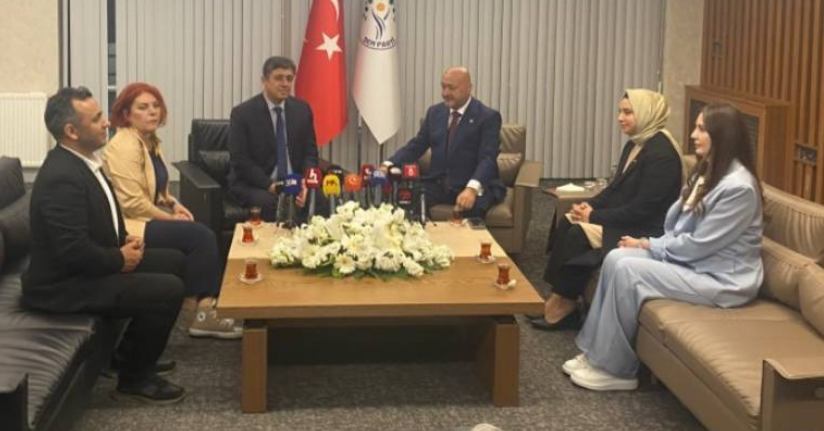 AK Parti’den DEM Parti’ye bayram ziyareti
