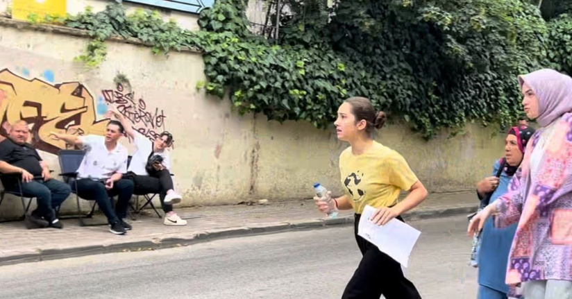 YKS’de dakikalarla yarış film sahnesini aratmadı 1 dakika kala böyle yetişti