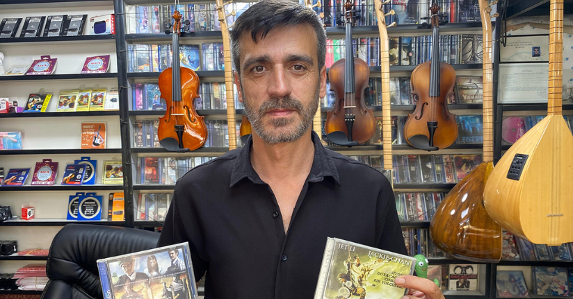 CD ve kasetlerin yerini müzik aletleri alıyor
