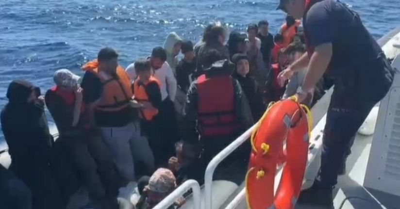 Ayvacık açıklarında Yunan unsurlarınca ölüme terk edilen 39 kaçak göçmen kurtarıldı