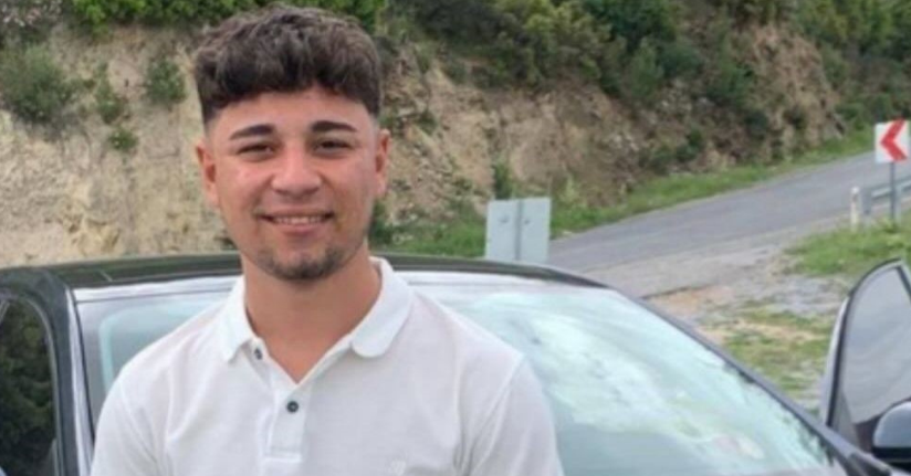 Motosiklet yarışı yapan 18 yaşındaki genç kamyonete çarpıp öldü
