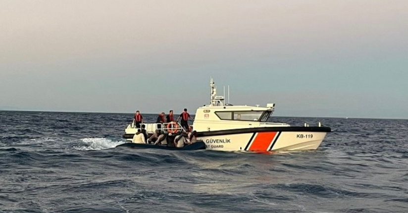 Ayvacık açıklarında 17 kaçak göçmen yakalandı