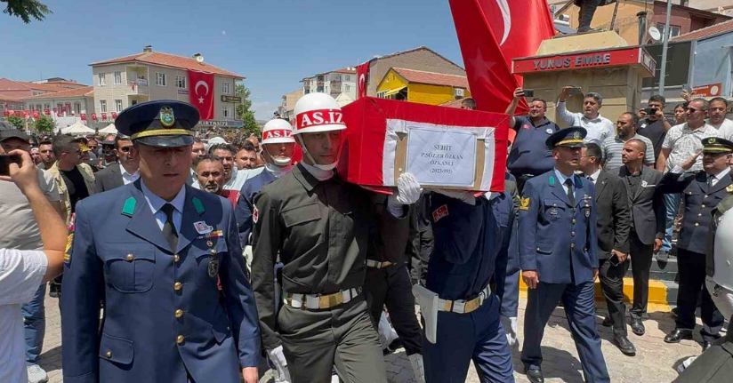 Aksaraylı şehit Özkan Özkanlı dualarla son yolculuğuna uğurlandı
