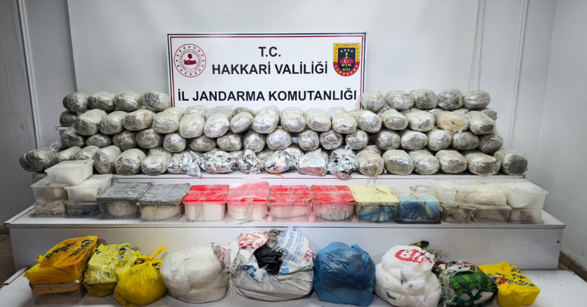 Hakkari’de 121 kilo uyuşturucu ele geçirildi; 3 gözaltı