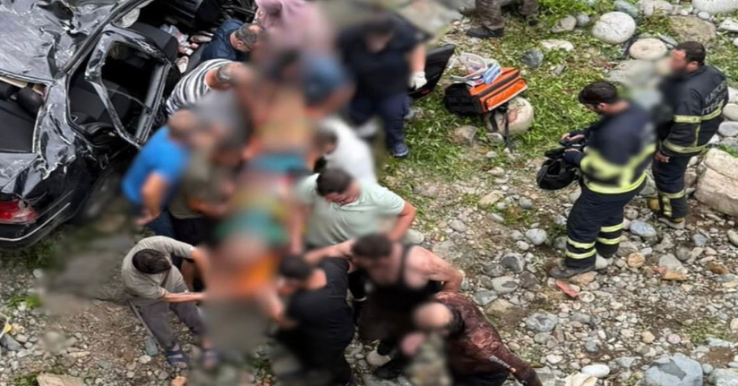 Rize’de iki araç çarpıştı: 1 ölü, 8 yaralı