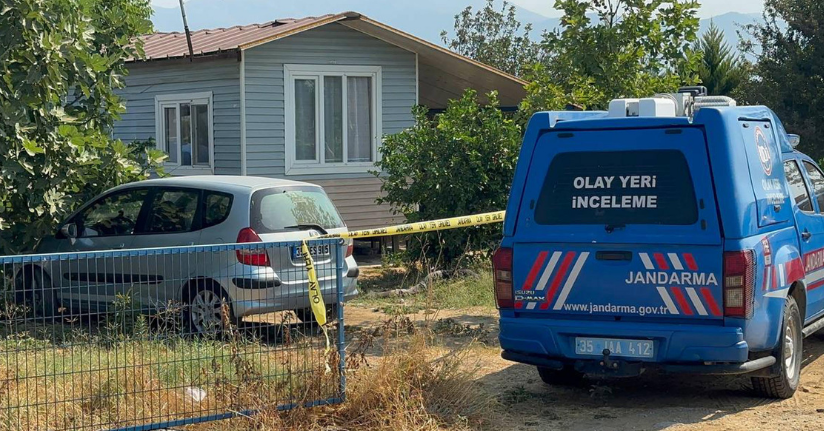 Babasını baltayla yaralayıp, tarım ilacı içerek yaşamına son verdi