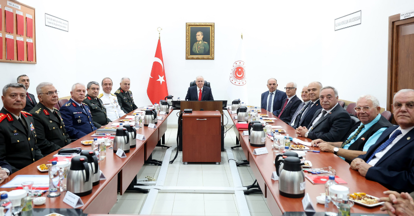 Bakan Güler, Kıbrıs Şehit ve Gazi Dernekleri’nin üyeleriyle bir araya geldi