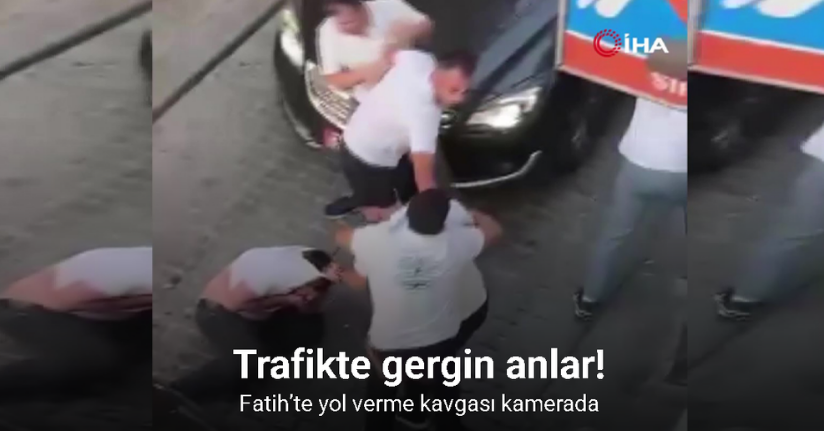 Fatih’te yol verme kavgası kamerada