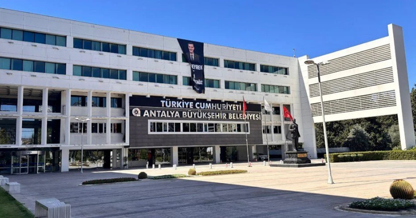 Antalya Büyükşehir Belediyesi'ne yönelik yeni operasyon