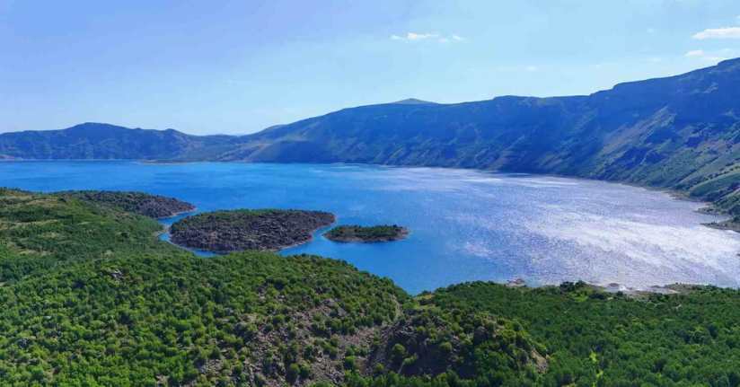 Nemrut Kalderası’nın doğal güzelliği havadan görüntülendi