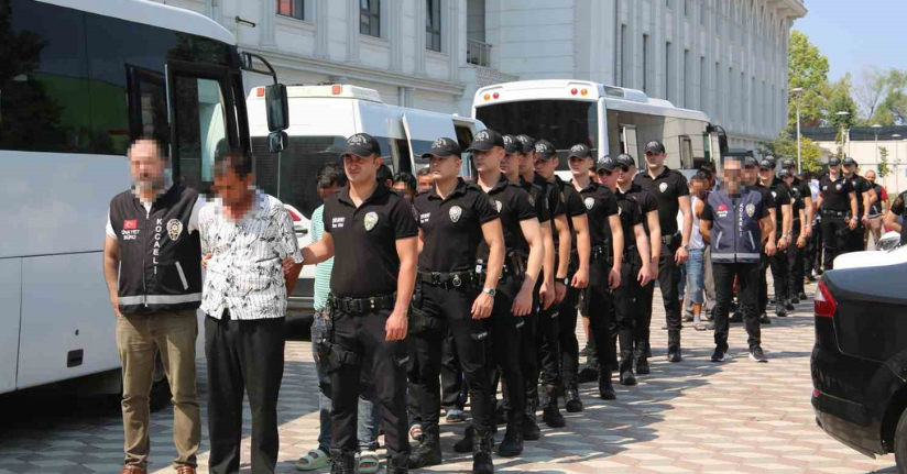 Sokakta silahlar ve demir sopalar konuşmuştu: 1 kişi hayatını kaybetti
