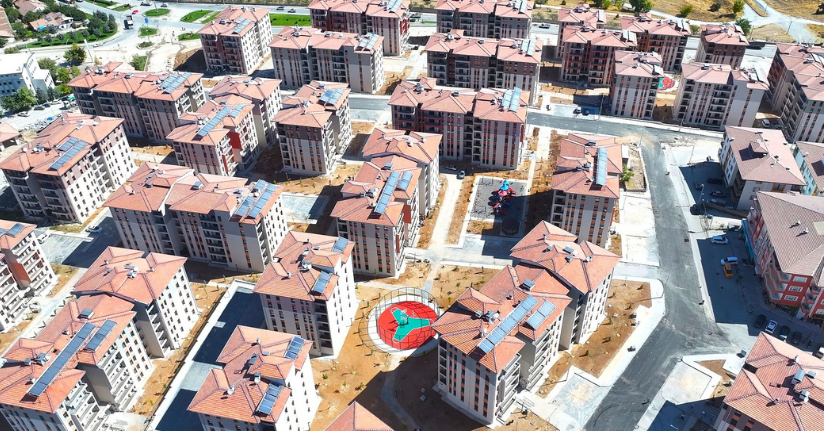 Malatya'da 16 bin işçi, 104 bin deprem konutu için çalışıyor