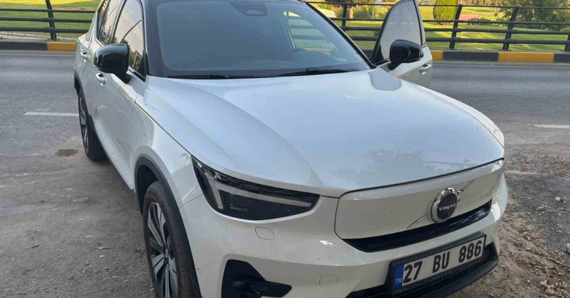 Bayiden alınan Volvo marka sıfır elektrikli araç kusurlu çıktı