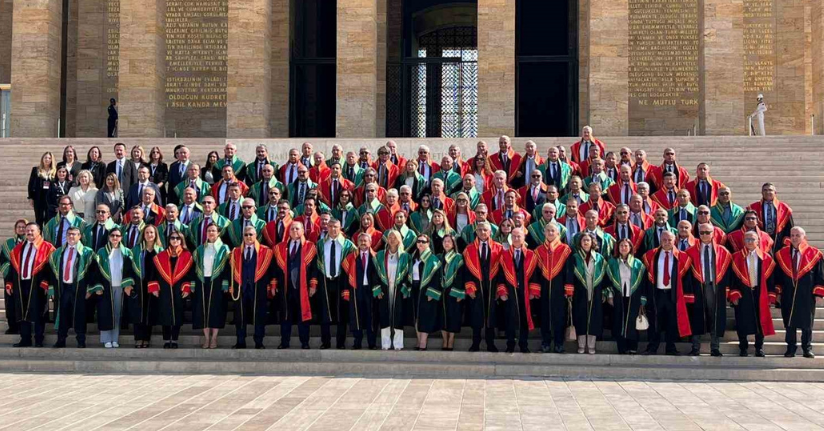 Yargıtay üyeleri, adli yılın açılışı dolayısıyla Anıtkabir’i ziyaret etti