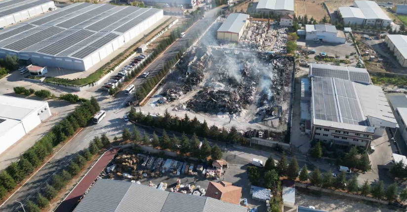 Niğde’deki fabrika yangını 10 saatlik çalışma ile söndürüldü