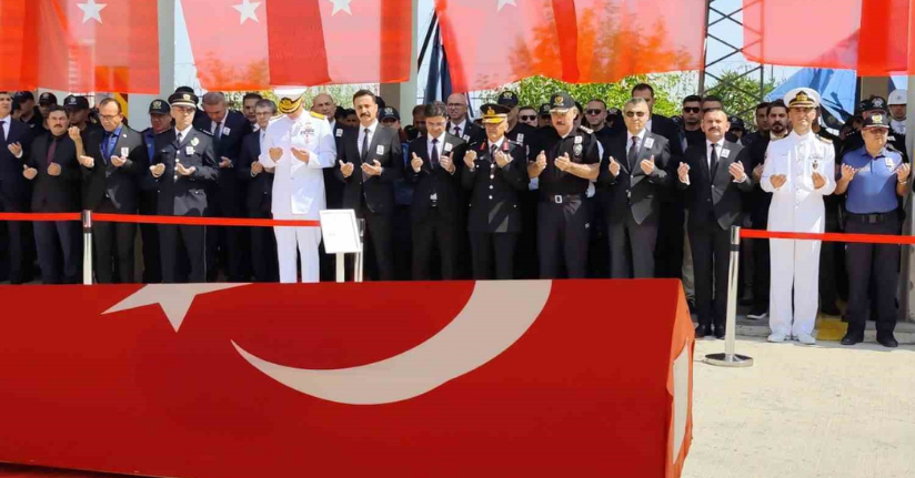 Silah kazası sonucu şehit olan Özel Harekat polisi memleketine uğurlandı