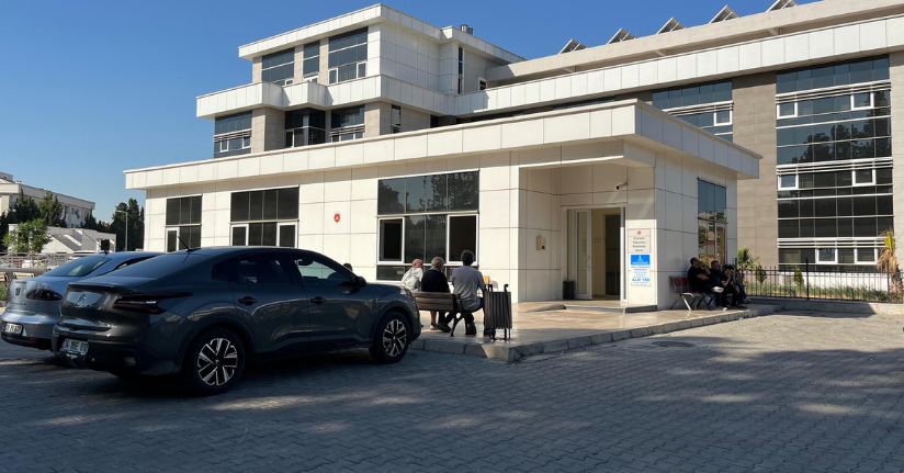 Eski sevgilisini tabancayla öldürüp, 2 kişiyi yaraladıktan sonra intihar etti
