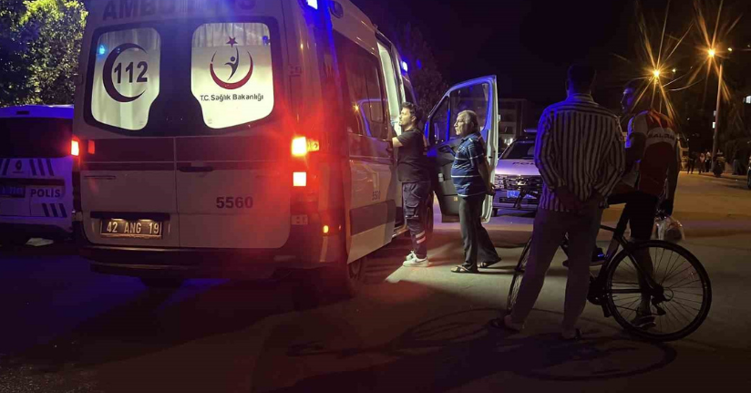 Parkta üvey babasını bıçakladı