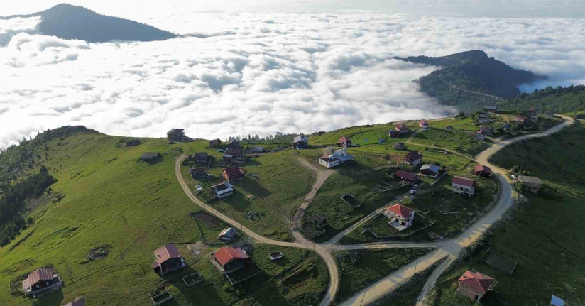 Büyük Harman Yaylası’ndan sis denizi manzaraları